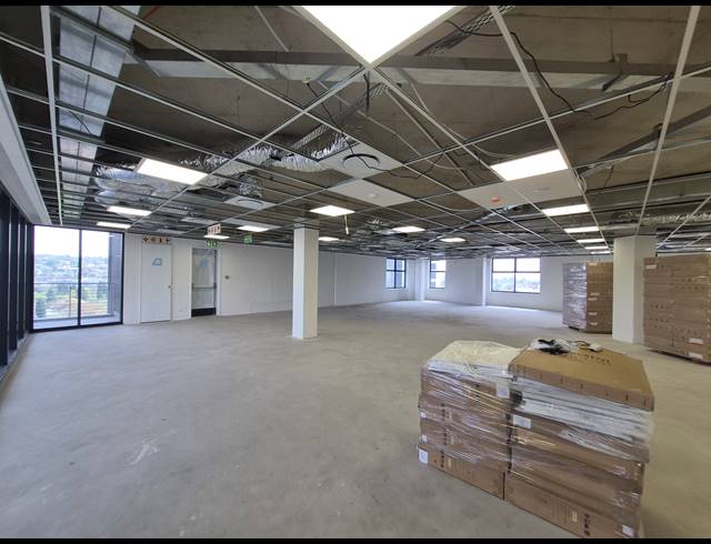 512M² OFFICE TO LET IN GLENADRIENNE EAST